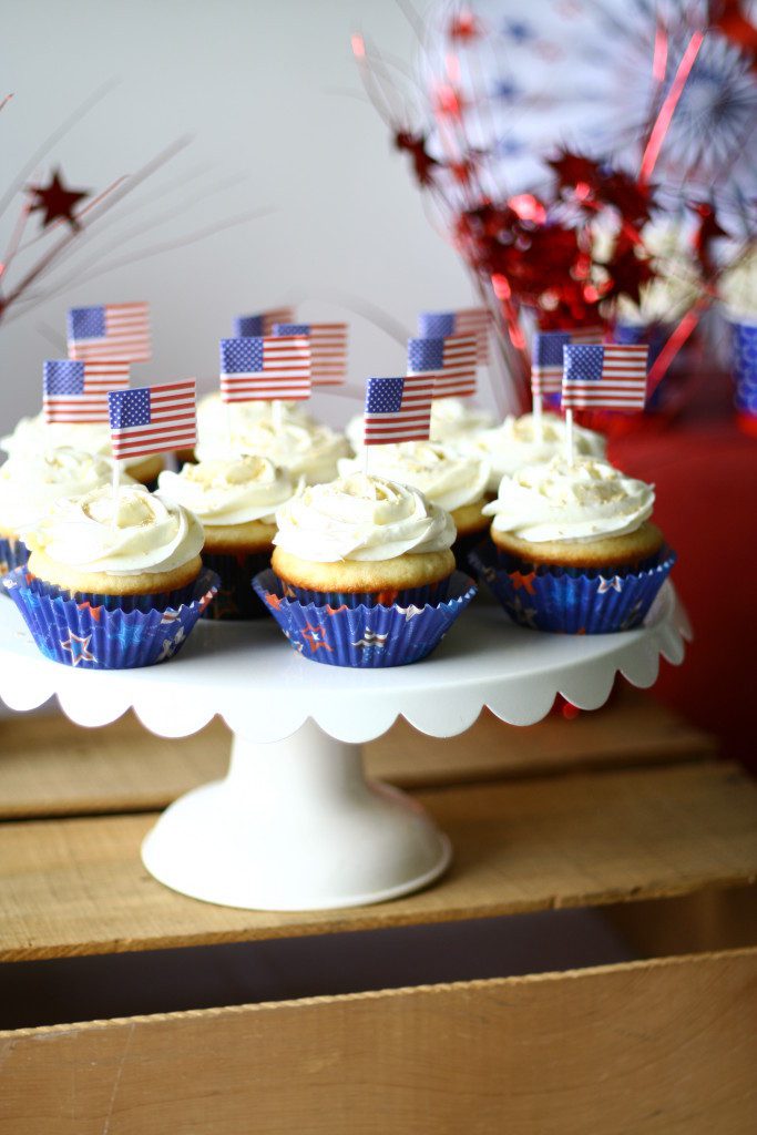 Fourth of July_red white blue cupcakes_nphxmoms