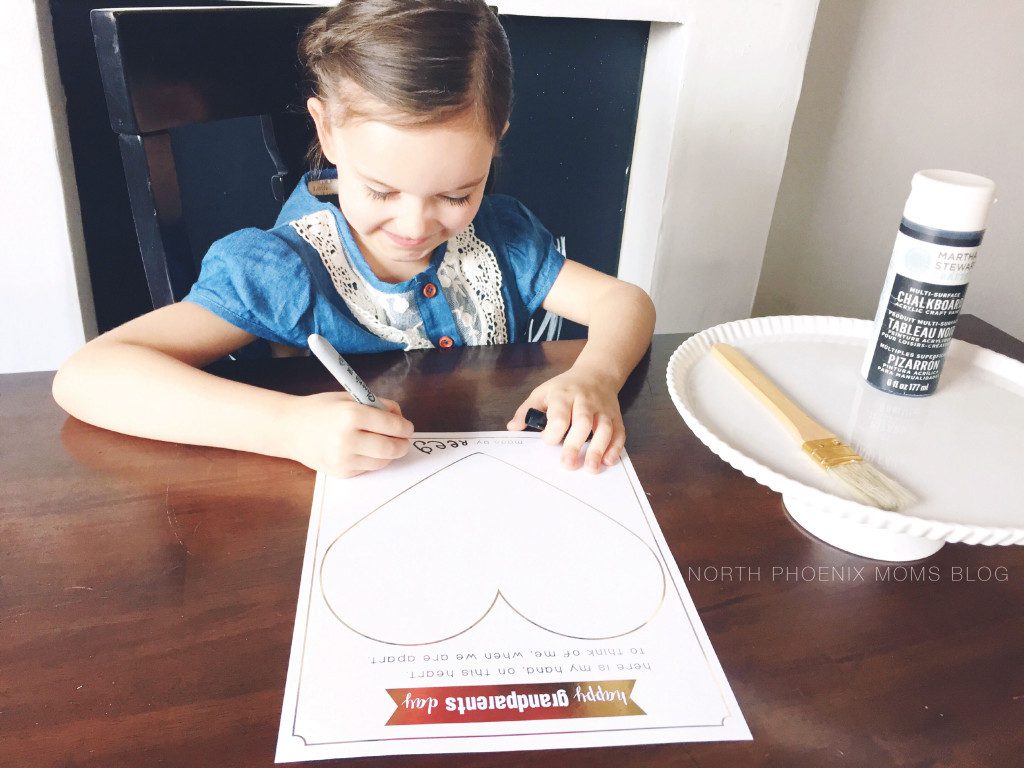 North Phoenix Moms Blog - Grandparents Day Printable - My Hand On This Heart - Grandparents Gift - Handprint Gift - Kids Handprint - Grandparents Day - Free Printable - Cute Grandparents Day Craft