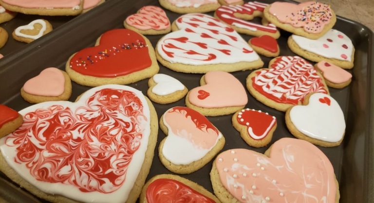Valentine Cookies {Connecting Through Traditions}